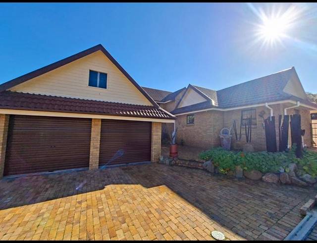 3 BEDROOM HOUSE FOR SALE IN DOLPHIN CREEK GOLF ESTATE